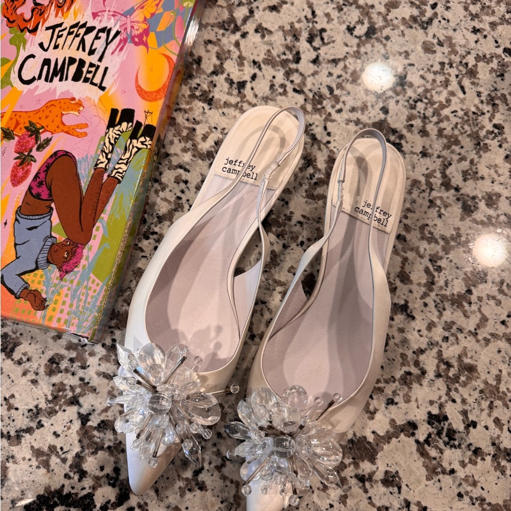 Jeffrey Campbell White Heeled Shoes with Elegant Design